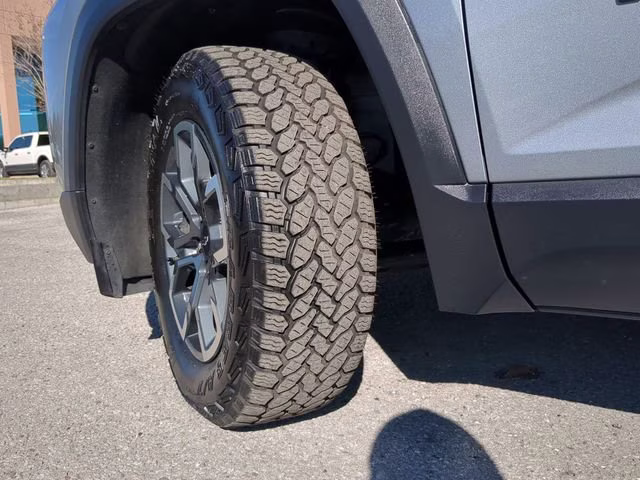 2025 Sterling Gray Metallic Chevrolet Equinox ACTIV AWD SUV