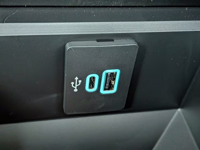 2026 Gray Metallic Ford Super Duty F-350 SRW LARIAT 4X4 Truck