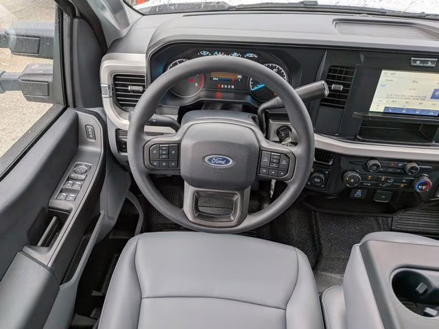 2026 Oxford White Ford Super Duty F-250 SRW XL 4X4 Truck