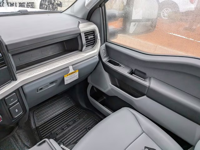 2026 Oxford White Ford Super Duty F-250 SRW XL 4X4 Truck