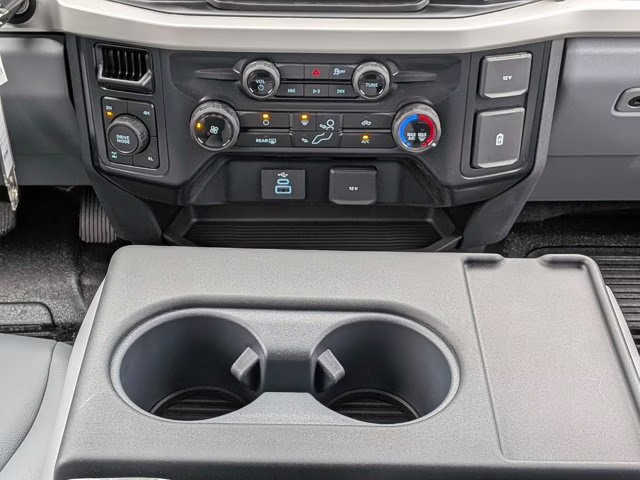 2026 Oxford White Ford Super Duty F-250 SRW XL 4X4 Truck