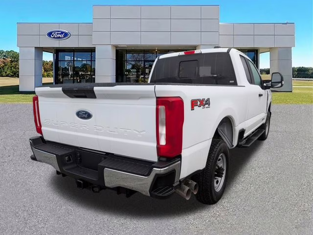 2026 Oxford White Ford Super Duty F-250 SRW XL 4X4 Truck