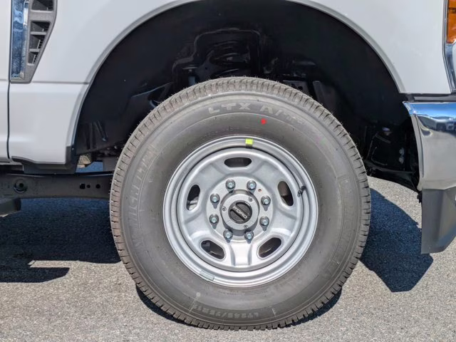 2026 Oxford White Ford Super Duty F-250 SRW XL 4X4 Truck