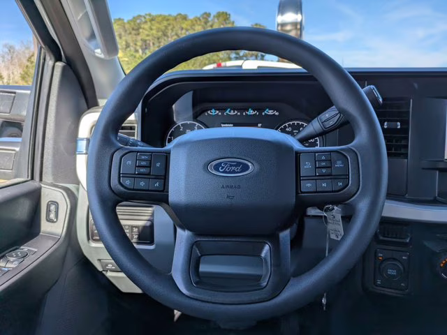 2026 Oxford White Ford Super Duty F-250 SRW XL 4X4 Truck