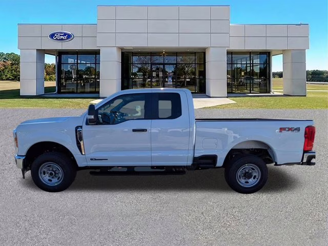 2026 Oxford White Ford Super Duty F-250 SRW XL 4X4 Truck