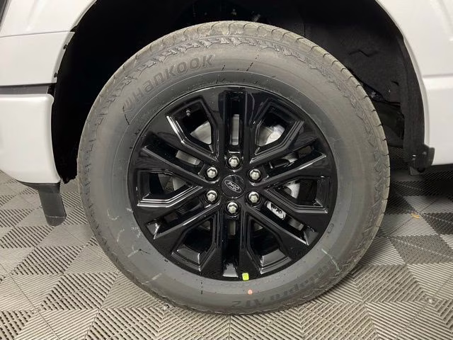 2026 Oxford White Ford F-150 Lariat 4X4 Truck