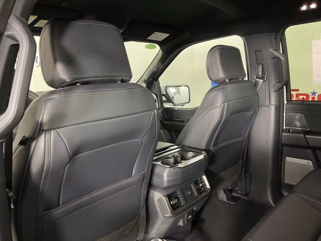 2026 Oxford White Ford F-150 Lariat 4X4 Truck