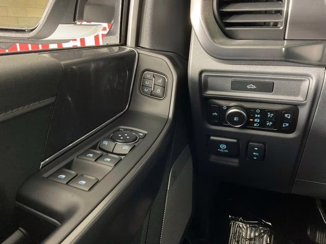 2026 Oxford White Ford F-150 Lariat 4X4 Truck