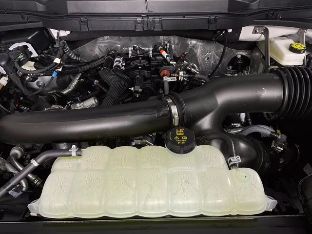 2026 Oxford White Ford F-150 Lariat 4X4 Truck