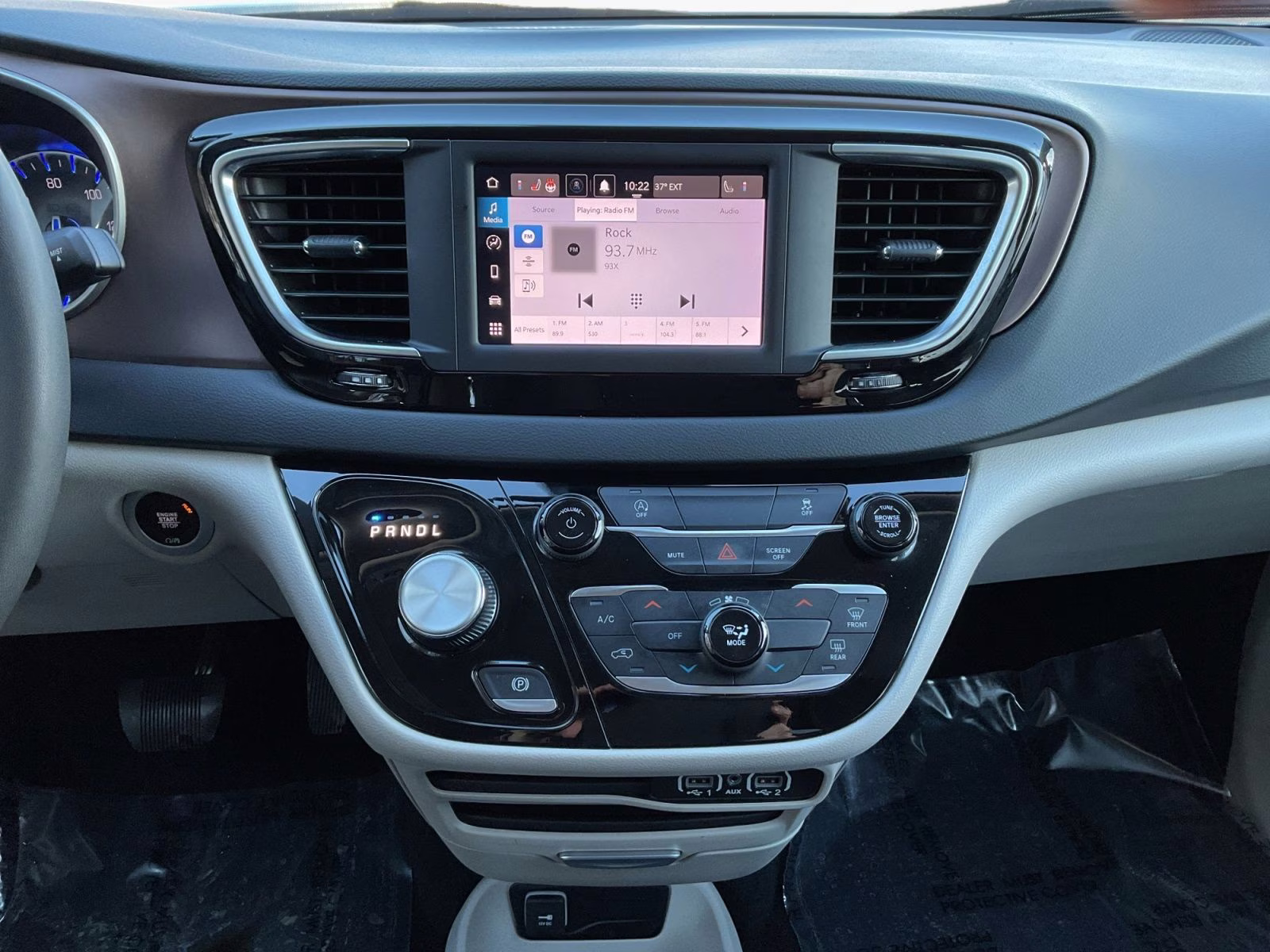 2023 Bright White Clearcoat Chrysler Voyager LX FWD Van