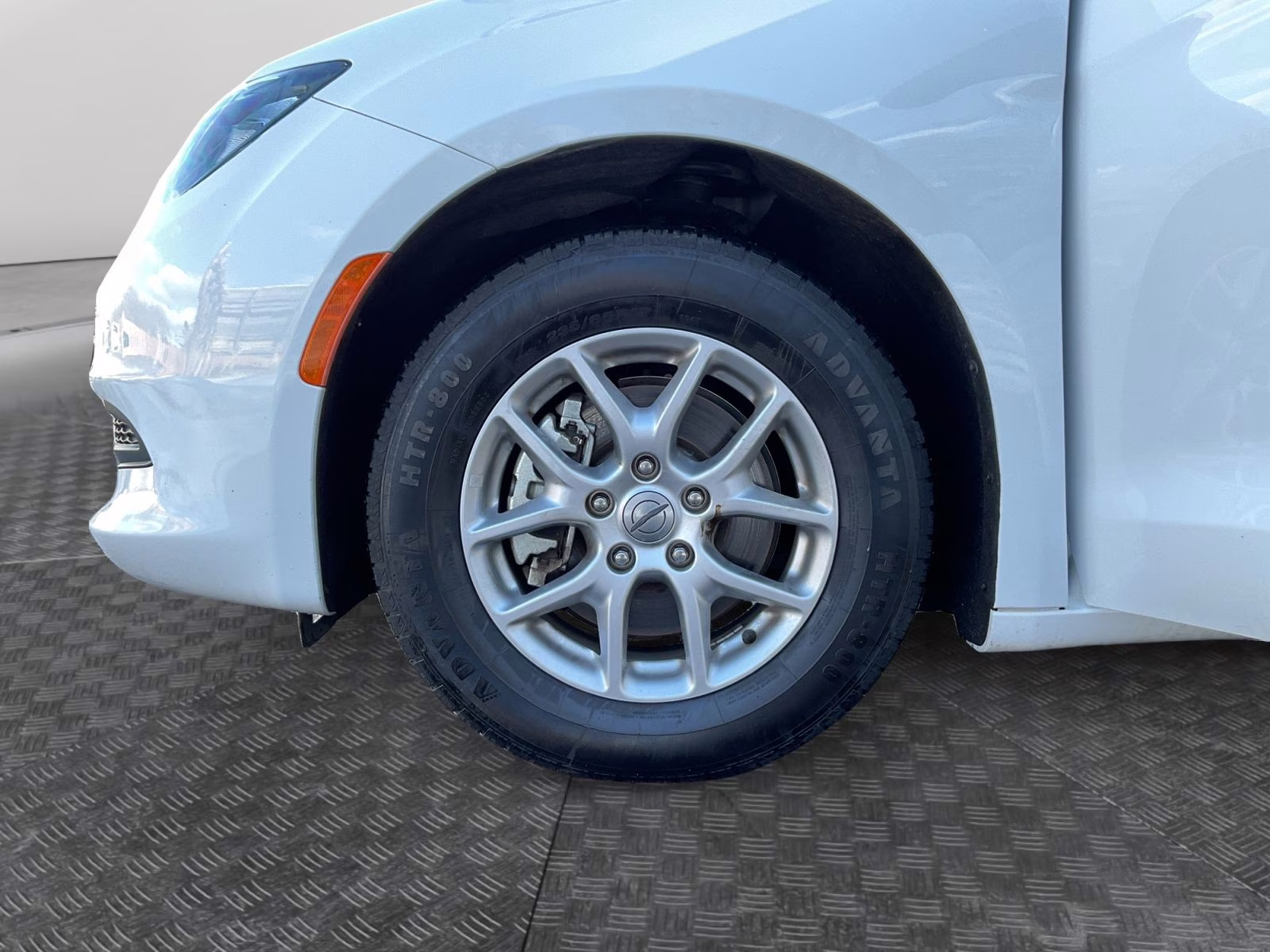 2023 Bright White Clearcoat Chrysler Voyager LX FWD Van