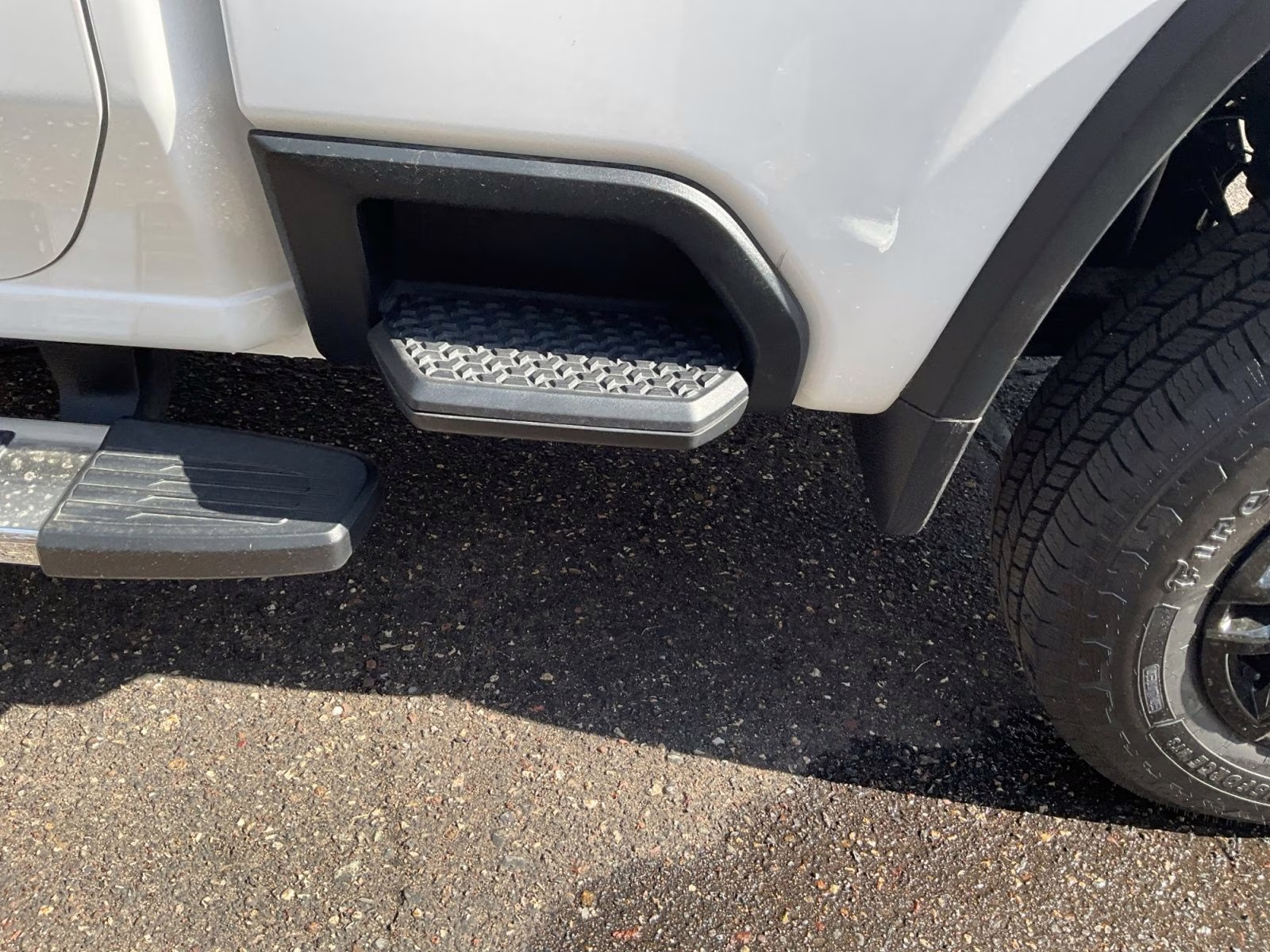 2025 Summit White Chevrolet Silverado 2500HD LT 4X4 Truck