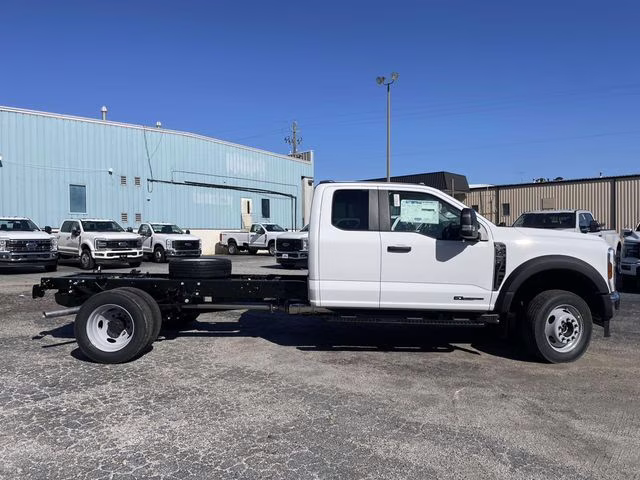 2026 Oxford White Ford Super Duty F-450 DRW XL 4X4 Chassis