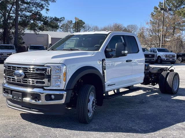 2026 Oxford White Ford Super Duty F-450 DRW XL 4X4 Chassis