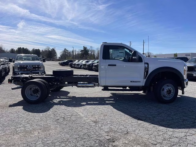 2026 Oxford White Ford Super Duty F-550 DRW XL 4X4 Chassis