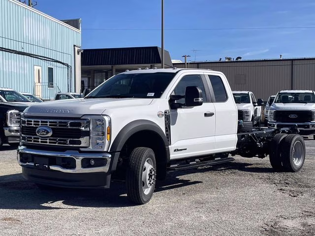 2026 Oxford White Ford Super Duty F-550 DRW XL 4X4 Chassis