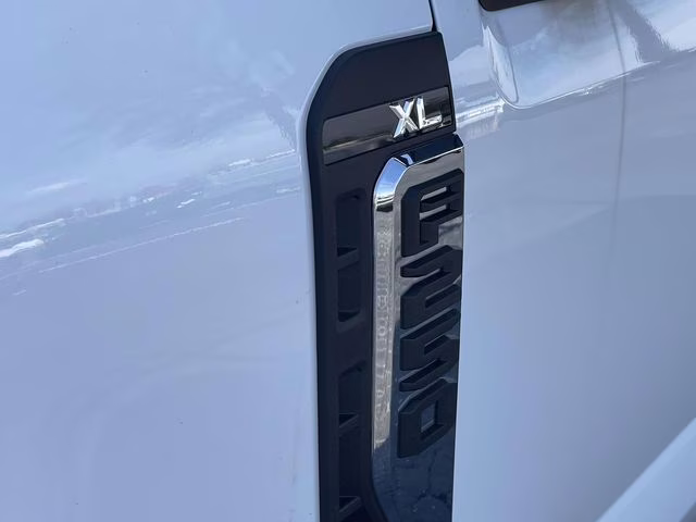 2026 Oxford White Ford Super Duty F-250 SRW XL 4X4 Truck