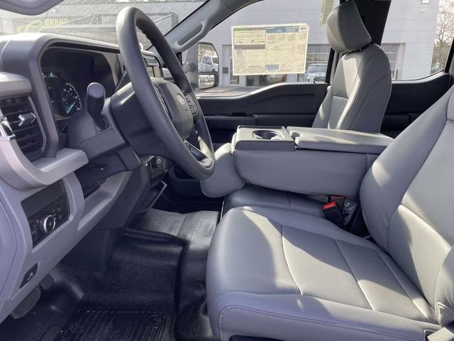 2026 Oxford White Ford Super Duty F-350 SRW XL RWD Truck