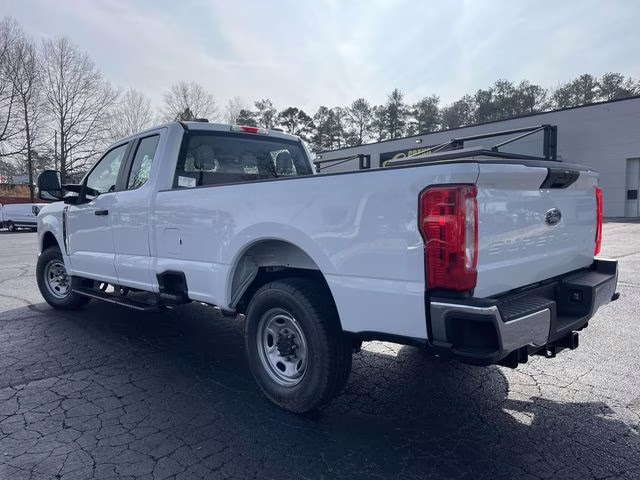 2026 Oxford White Ford Super Duty F-350 SRW XL RWD Truck