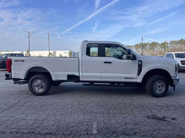 2026 Oxford White Ford Super Duty F-350 SRW XL 4X4 Truck