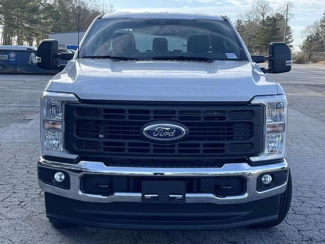 2026 Oxford White Ford Super Duty F-350 SRW XL 4X4 Truck