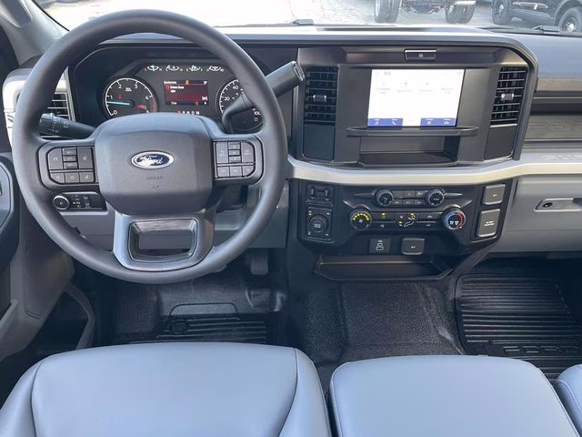 2026 Oxford White Ford Super Duty F-350 SRW XL 4X4 Truck