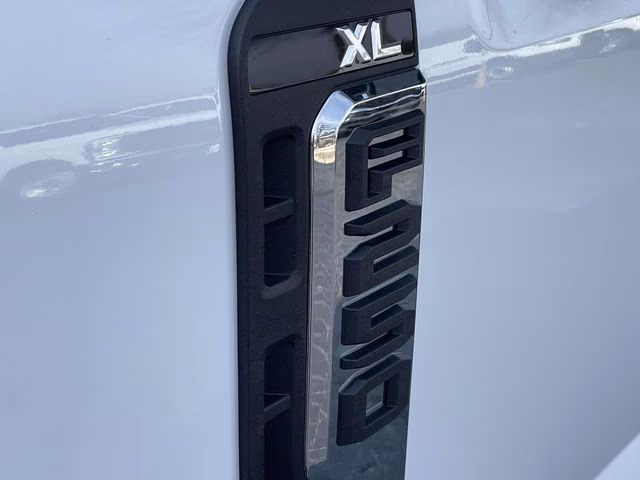 2026 Oxford White Ford Super Duty F-250 SRW XL RWD Truck