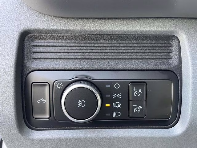 2026 Oxford White Ford Super Duty F-250 SRW XL 4X4 Truck