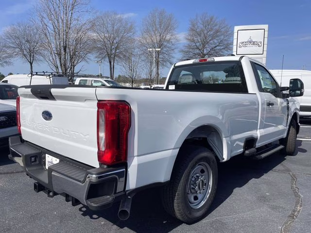 2026 Oxford White Ford Super Duty F-350 SRW XL RWD Truck