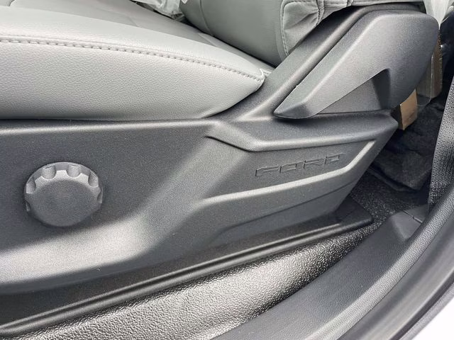 2026 Oxford White Ford Super Duty F-350 SRW XL 4X4 Truck