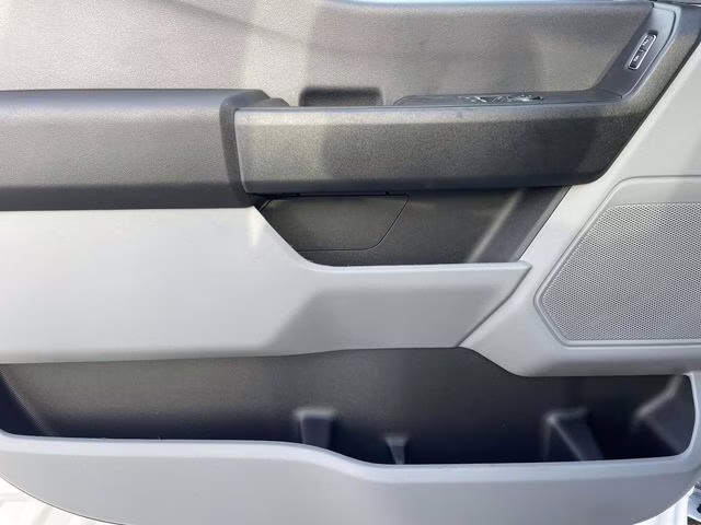 2026 Oxford White Ford Super Duty F-350 SRW XL 4X4 Truck