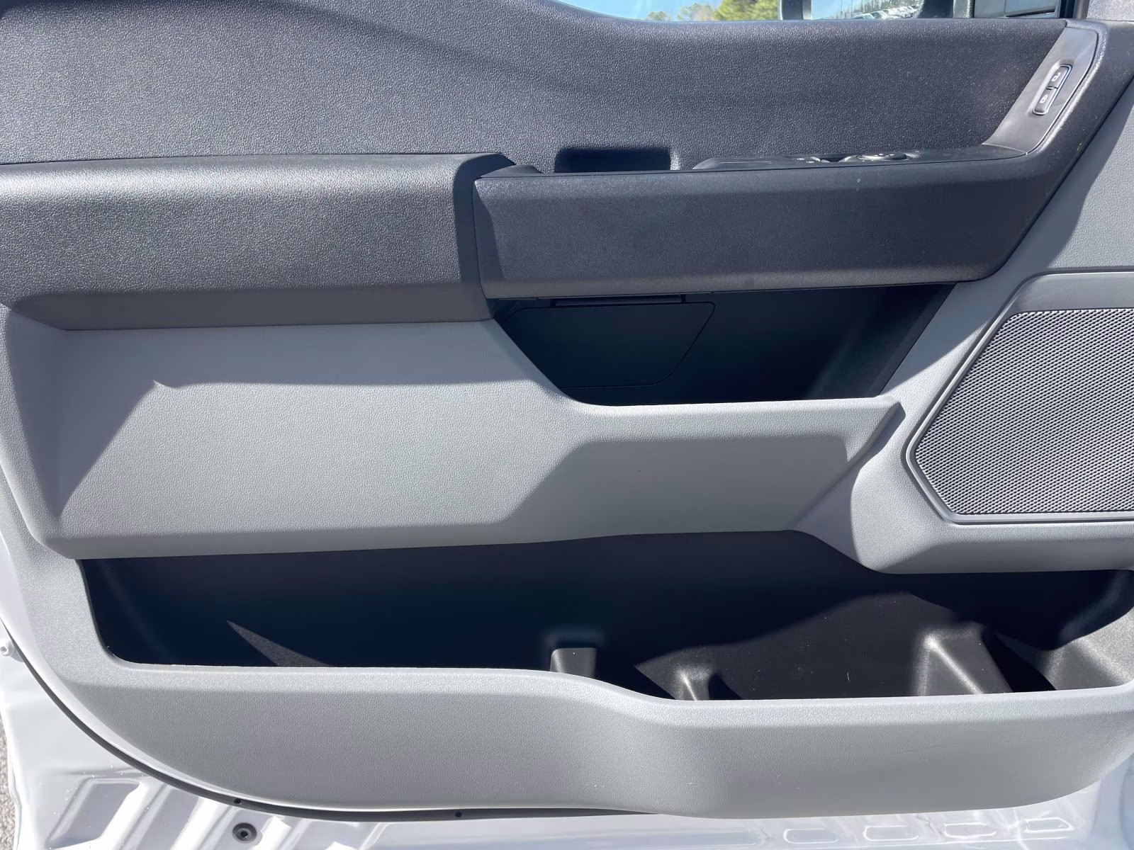 2026 Oxford White Ford Super Duty F-550 DRW XL 4X4 Chassis