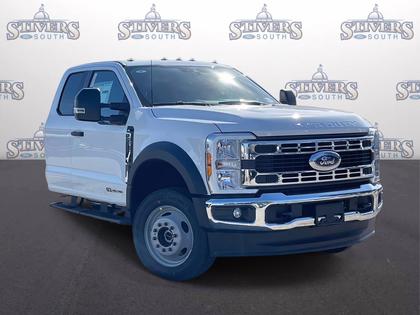 2026 Oxford White Ford Super Duty F-550 DRW XL 4X4 Chassis