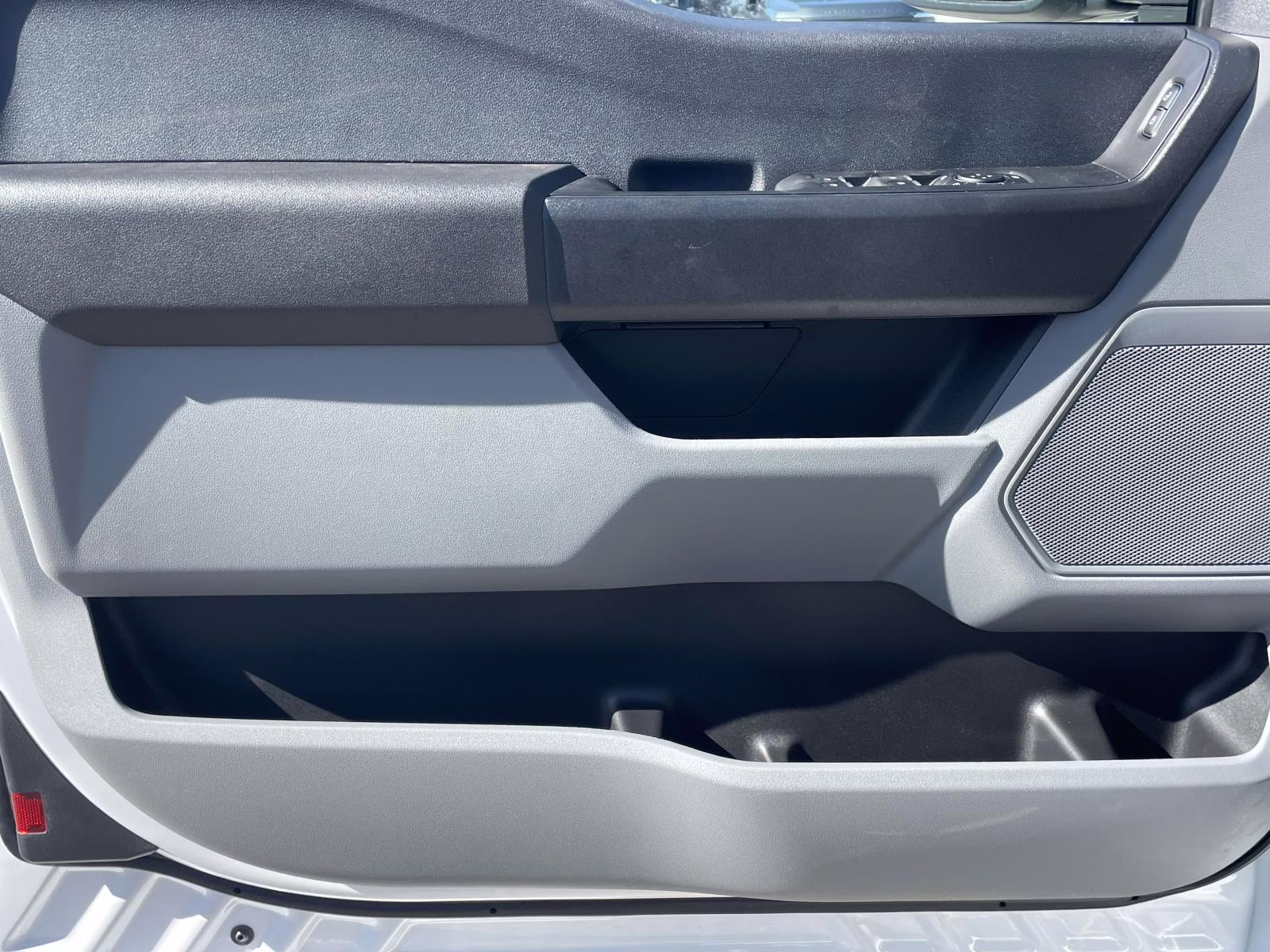 2026 Oxford White Ford Super Duty F-550 DRW XL 4X4 Chassis