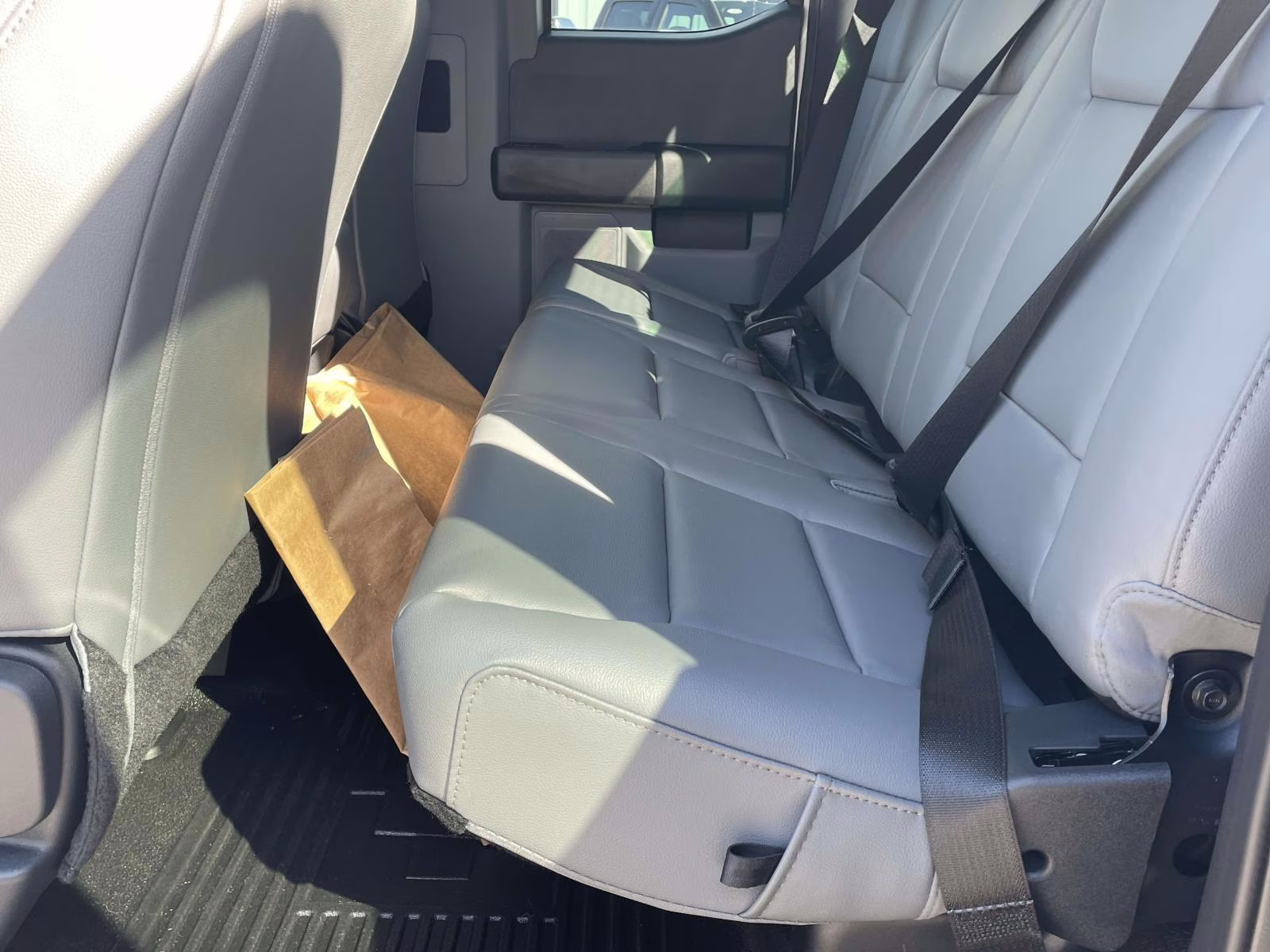 2026 Oxford White Ford Super Duty F-550 DRW XL 4X4 Chassis