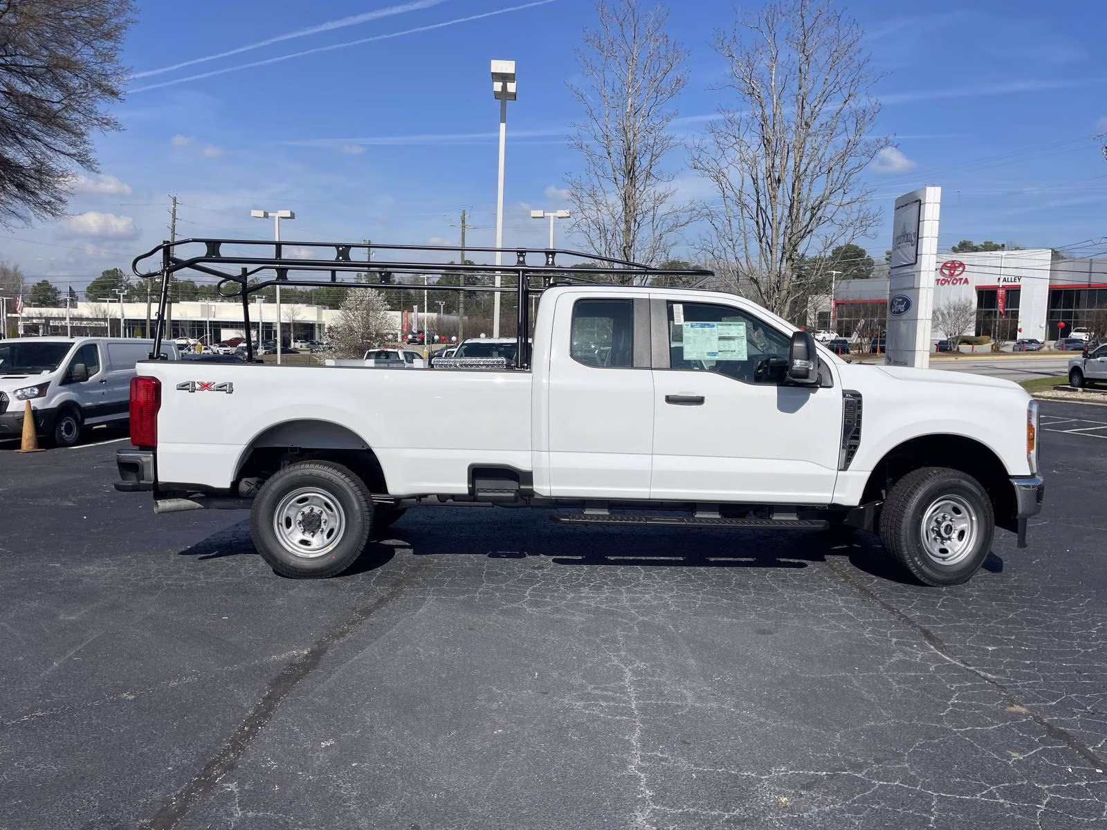 2026 Oxford White Ford Super Duty F-250 SRW XL 4X4 Truck