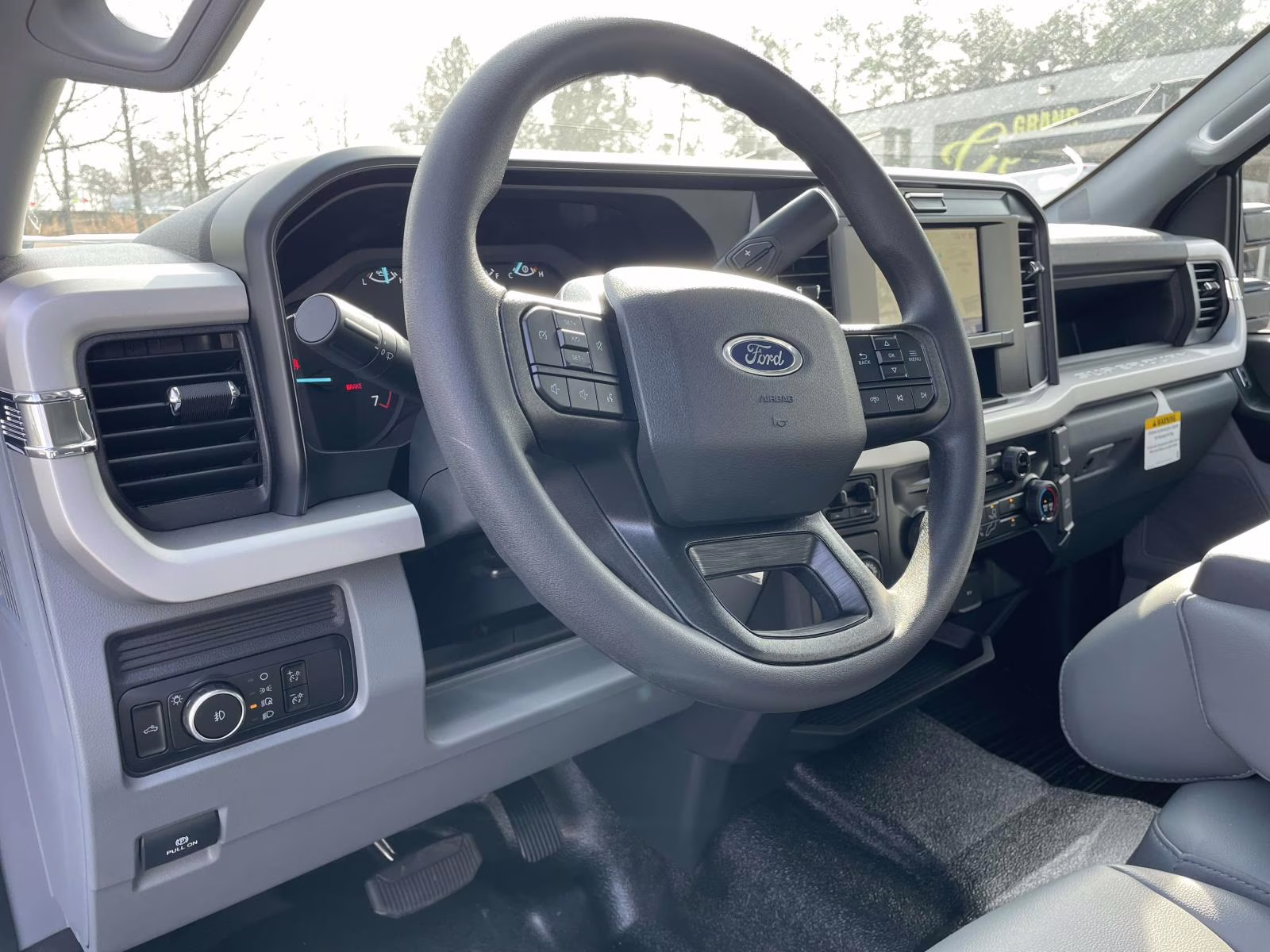 2026 Oxford White Ford Super Duty F-350 SRW XL RWD Truck