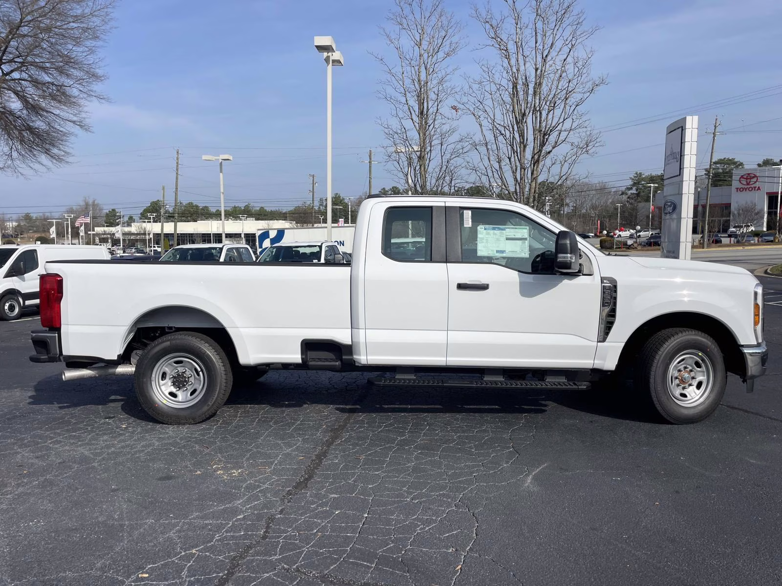 2026 Oxford White Ford Super Duty F-350 SRW XL RWD Truck