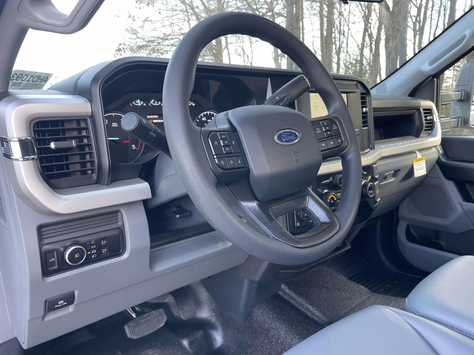 2026 Oxford White Ford Super Duty F-350 SRW XL 4X4 Truck