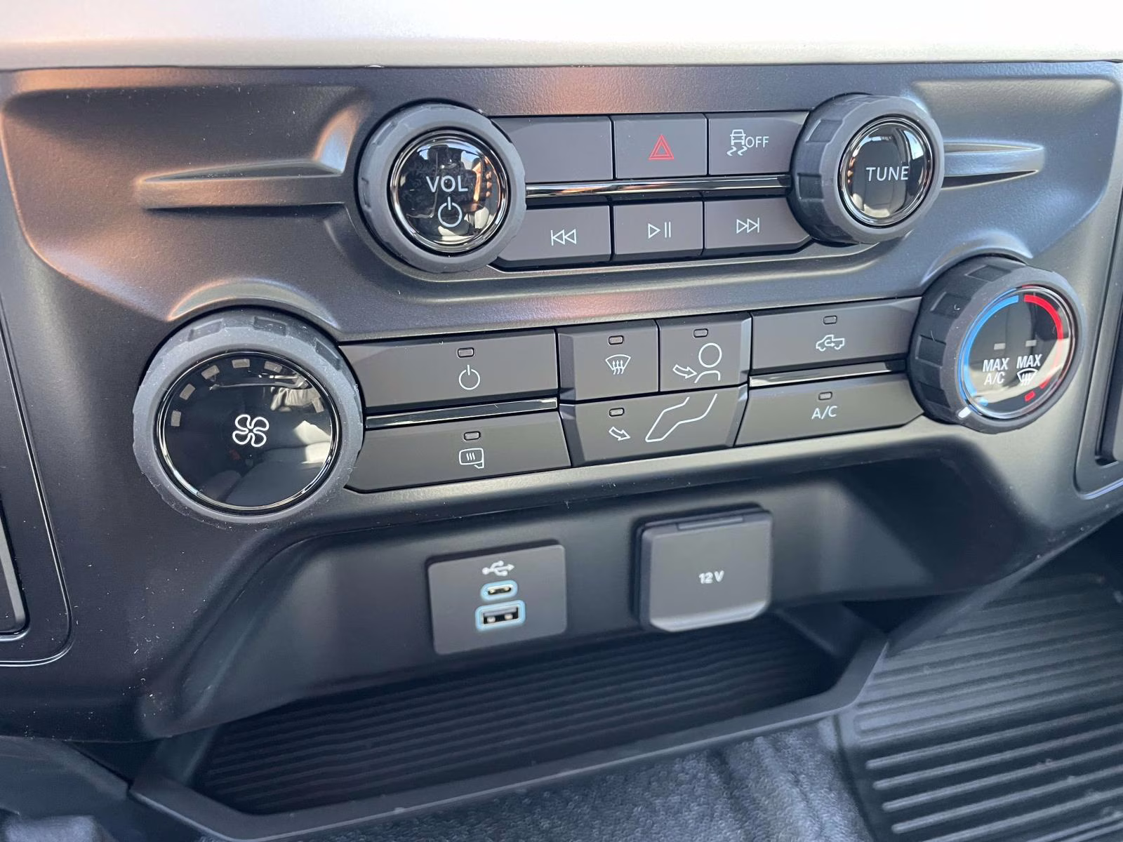 2026 Oxford White Ford Super Duty F-250 SRW XL 4X4 Truck