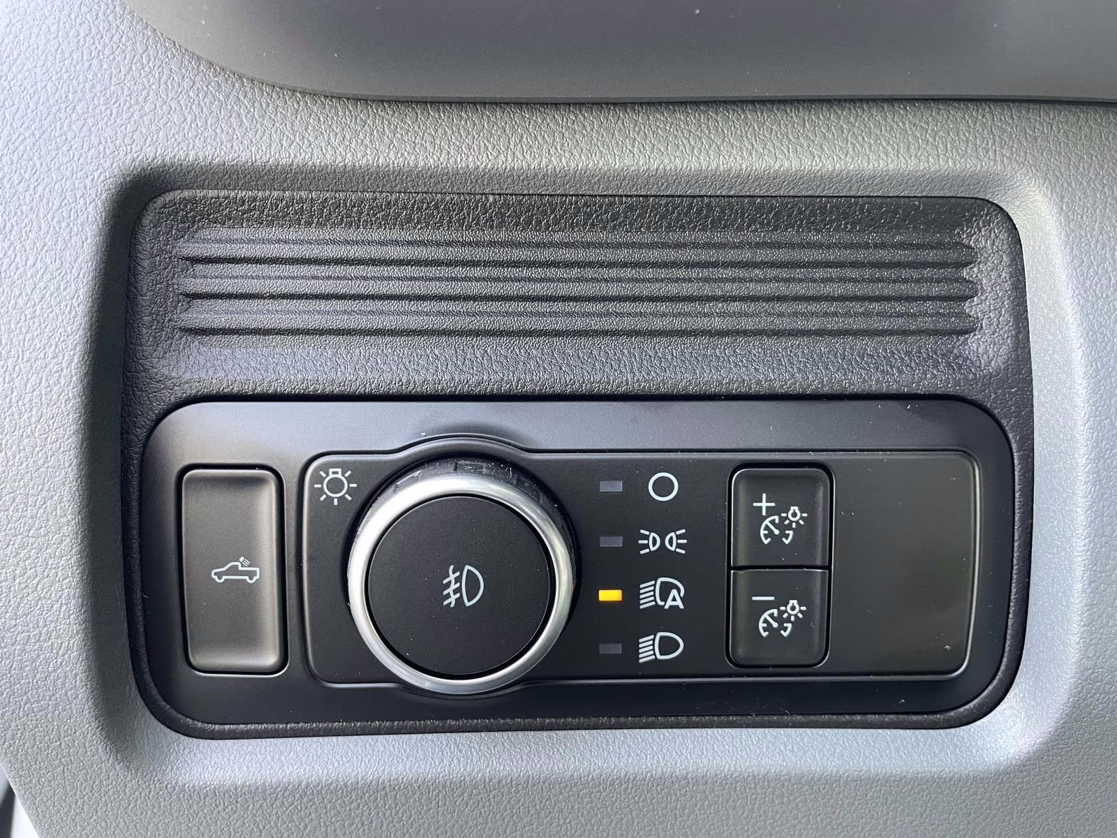 2026 Oxford White Ford Super Duty F-250 SRW XL 4X4 Truck