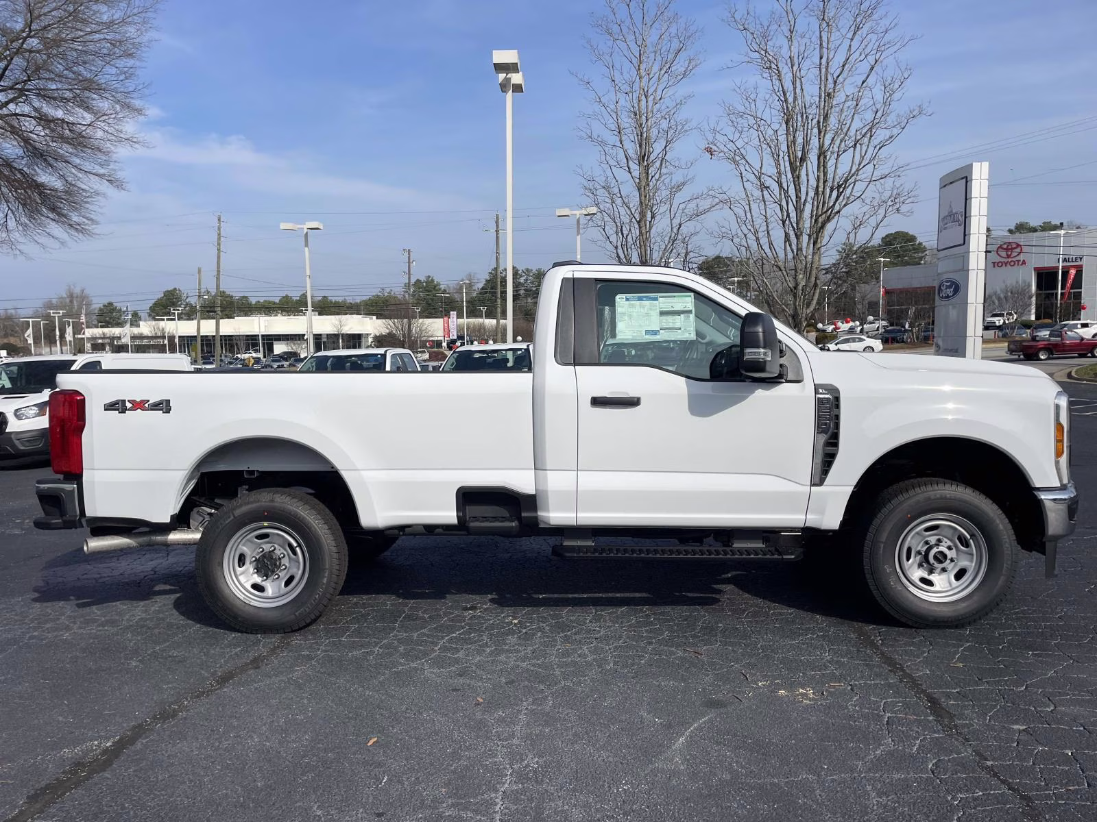 2026 Oxford White Ford Super Duty F-250 SRW XL 4X4 Truck