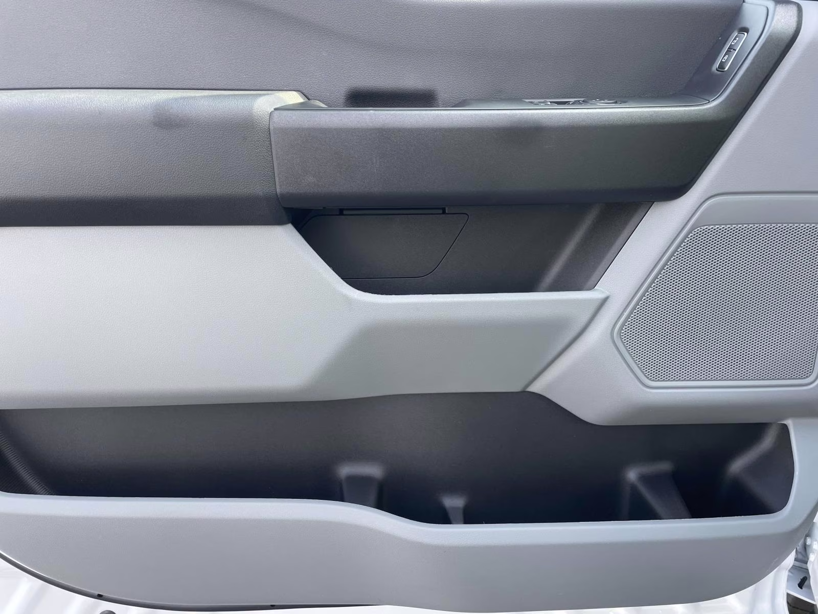 2026 Oxford White Ford Super Duty F-250 SRW XL 4X4 Truck