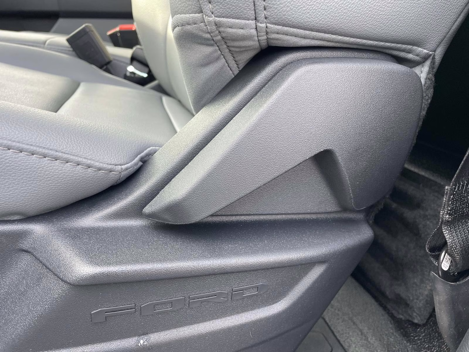 2026 Oxford White Ford Super Duty F-250 SRW XL 4X4 Truck