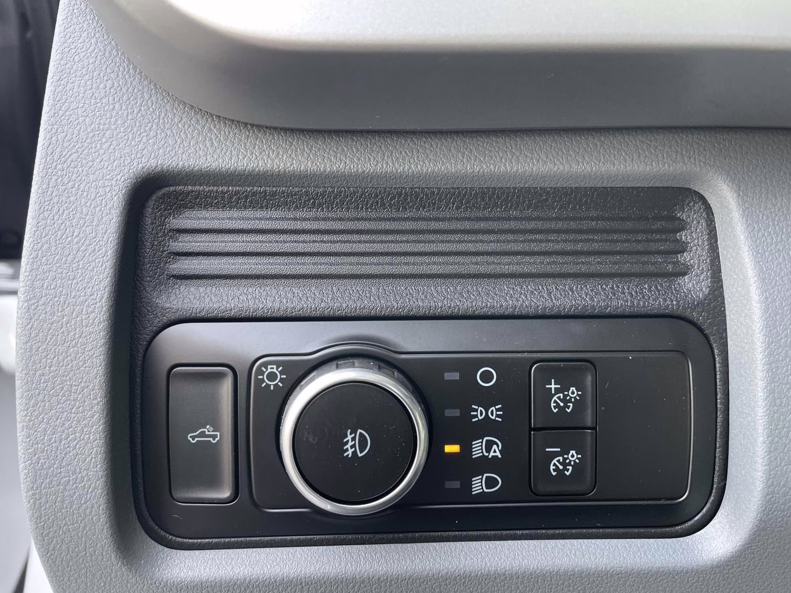 2026 Oxford White Ford Super Duty F-250 SRW XL 4X4 Truck