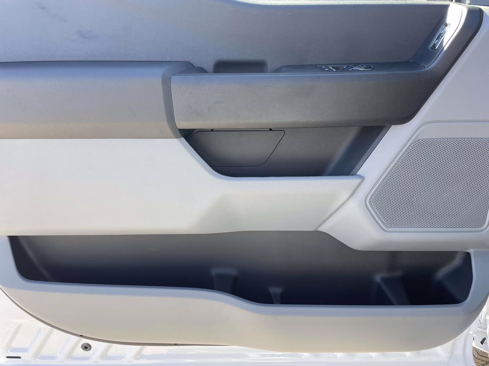 2026 Oxford White Ford Super Duty F-250 SRW XL 4X4 Truck