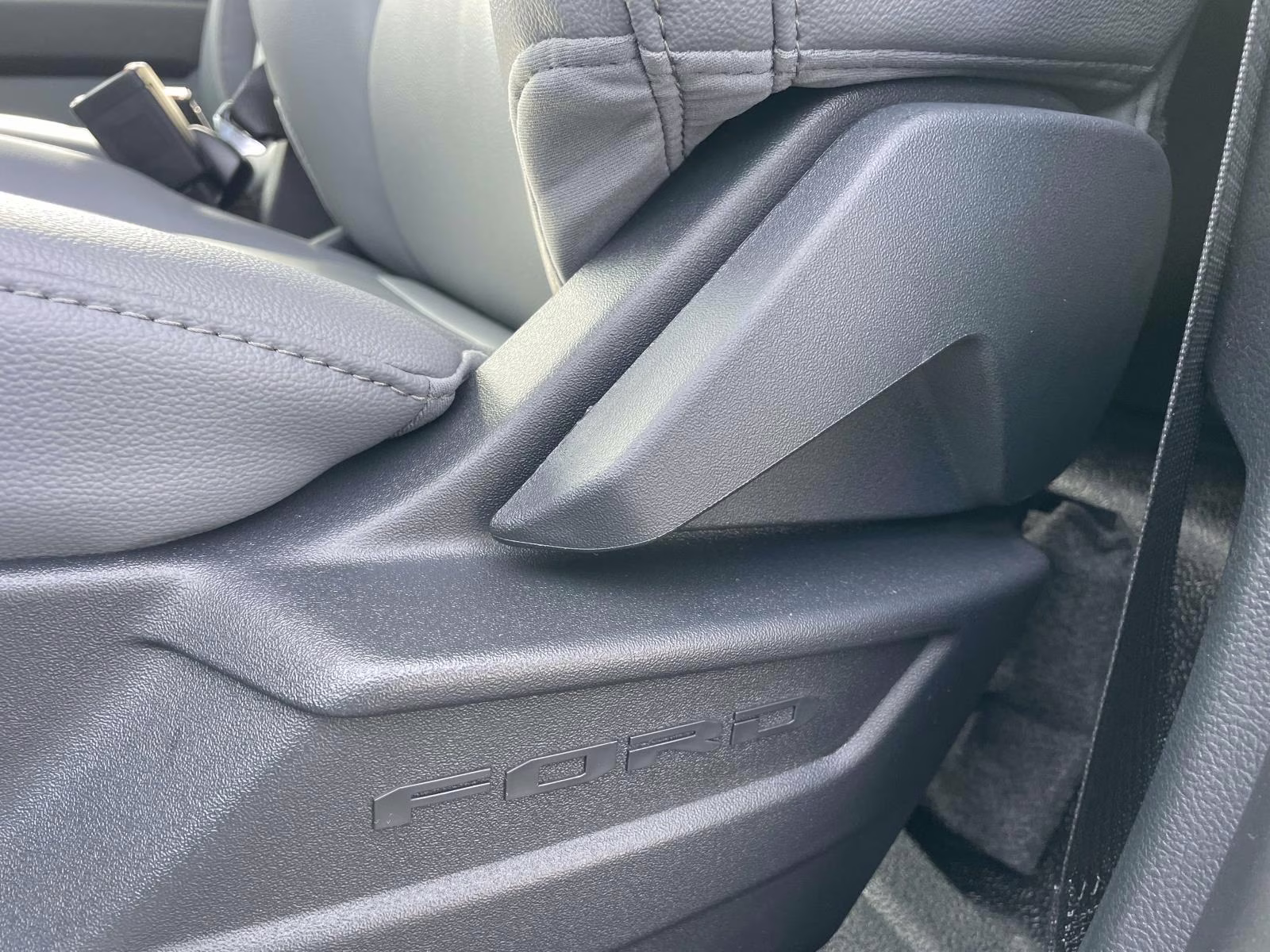 2026 Oxford White Ford Super Duty F-350 SRW XL RWD Truck