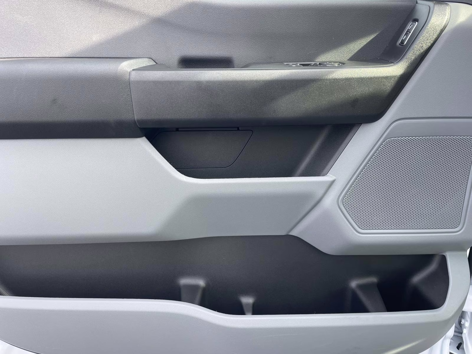 2026 Oxford White Ford Super Duty F-350 SRW XL RWD Truck