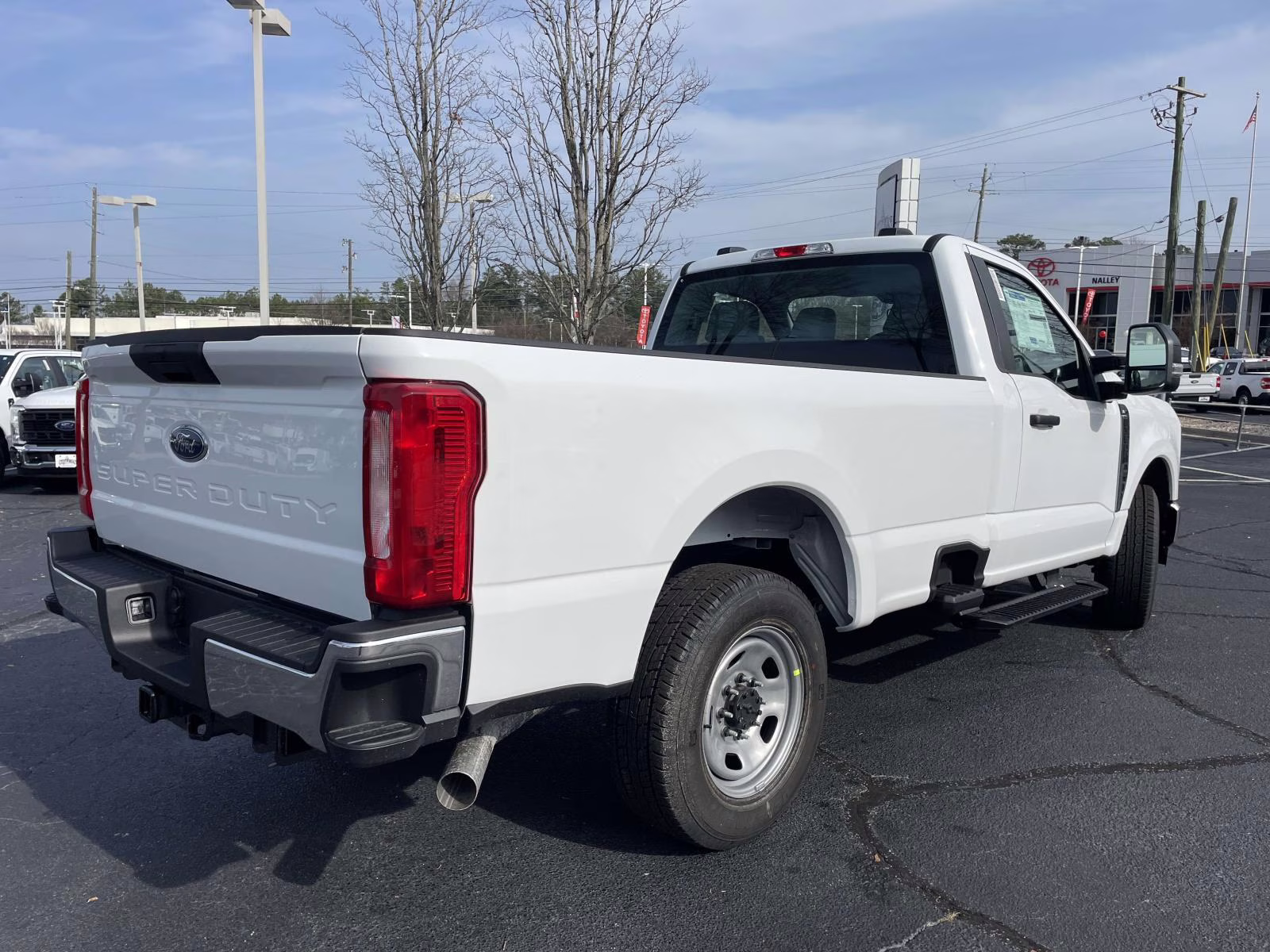 2026 Oxford White Ford Super Duty F-350 SRW XL RWD Truck