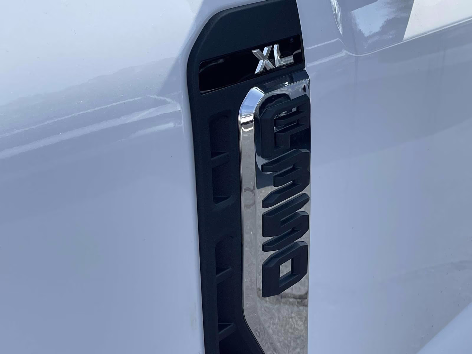 2026 Oxford White Ford Super Duty F-350 SRW XL RWD Truck